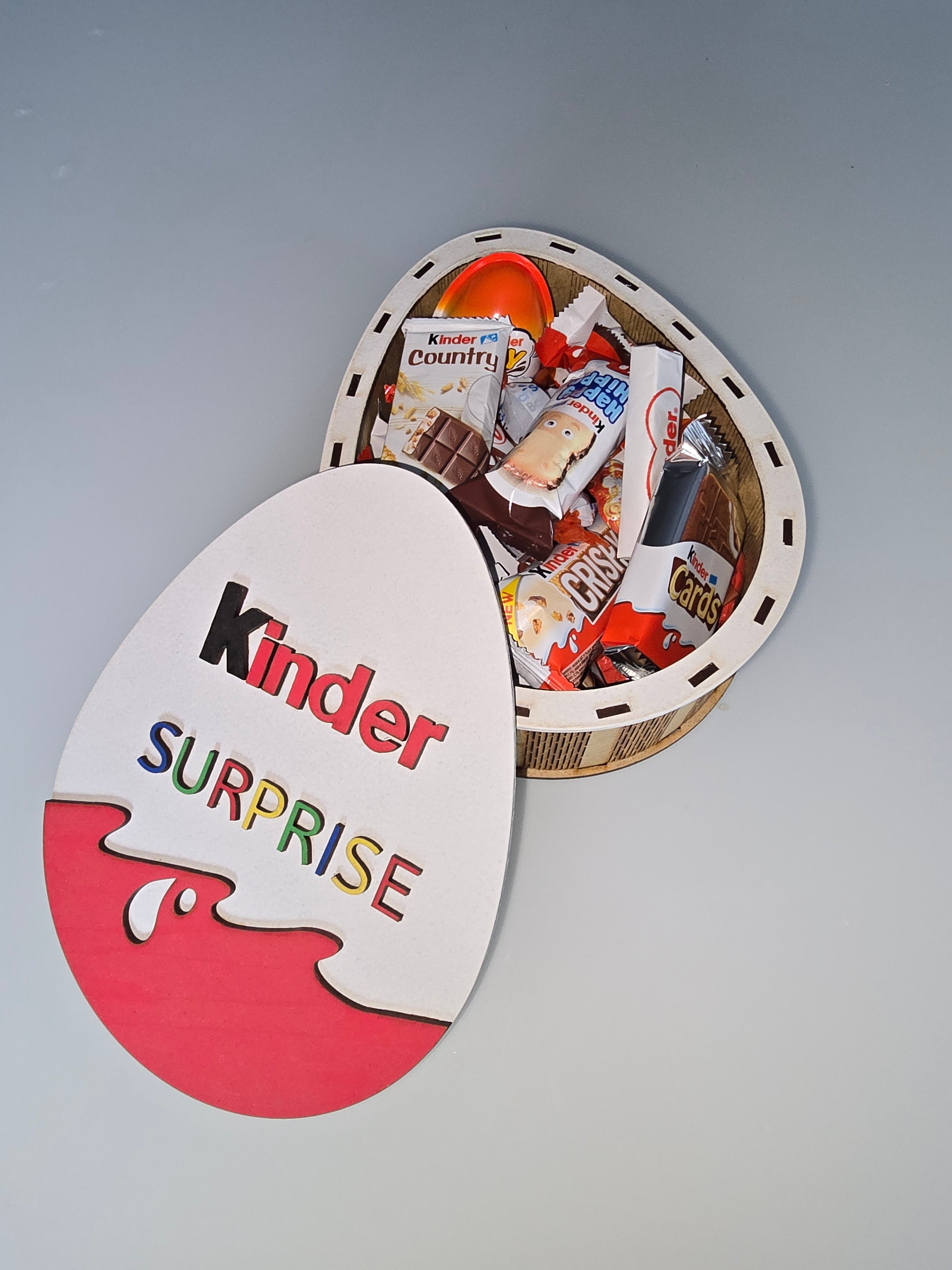 Oeuf (garni) découpé au laser et peint à la main